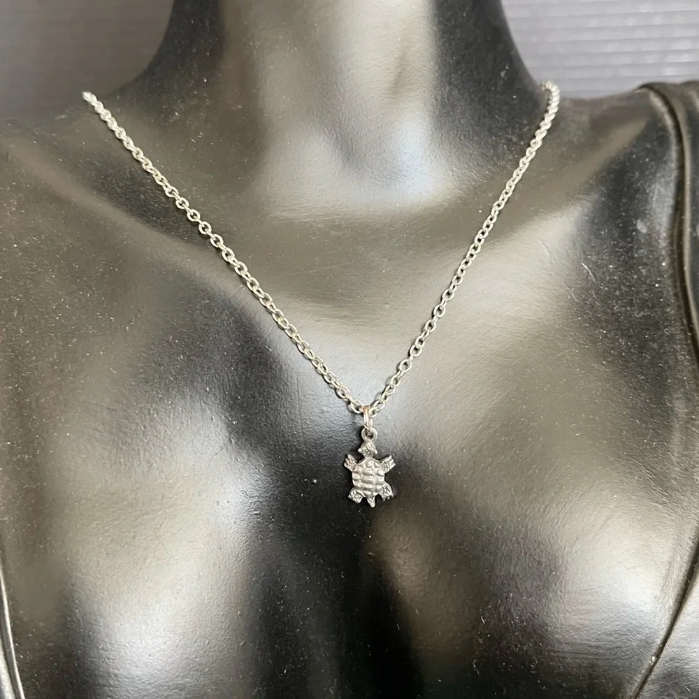 Turtle earring necklace silver tone set - Picture 6 of 7